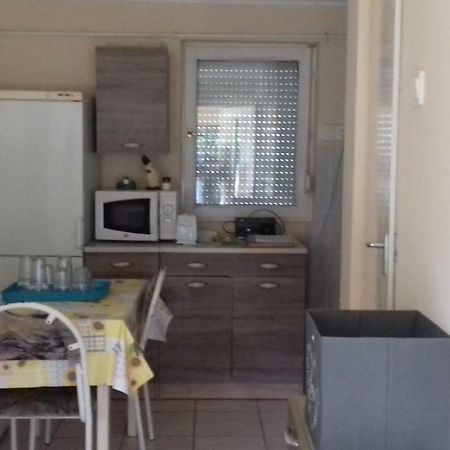 Andi Ueduelohaz Szolnok Exteriör bild
